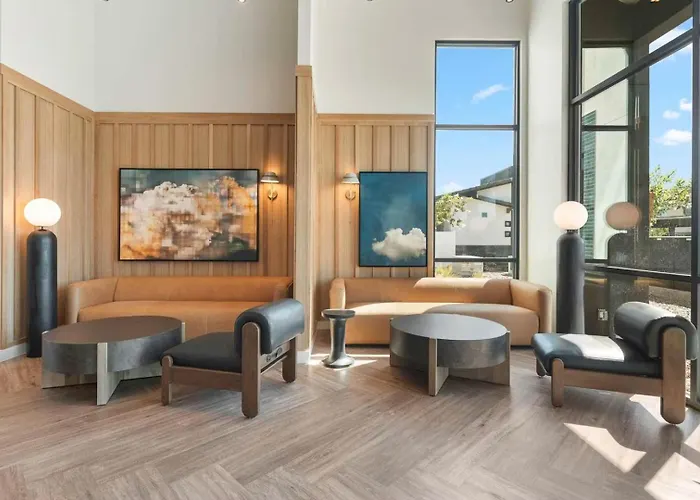 Landing Apartment - Elux At Mcqueen